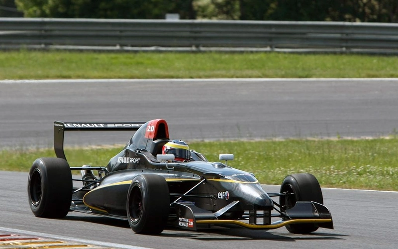 Formula Renault 2.0 race car