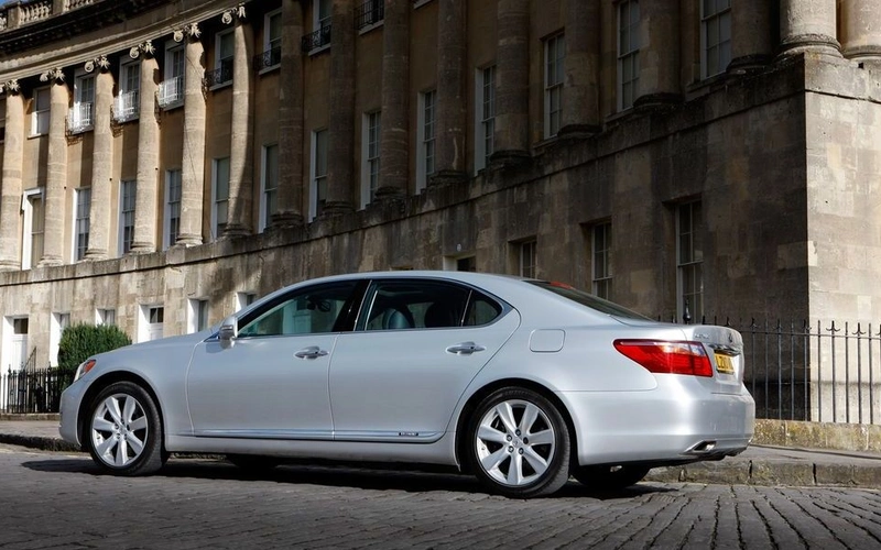Lexus LS 600H