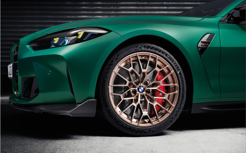 2025 BMW M4 CS