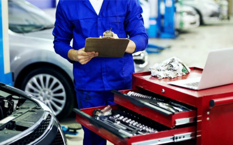 Auto Mechanic