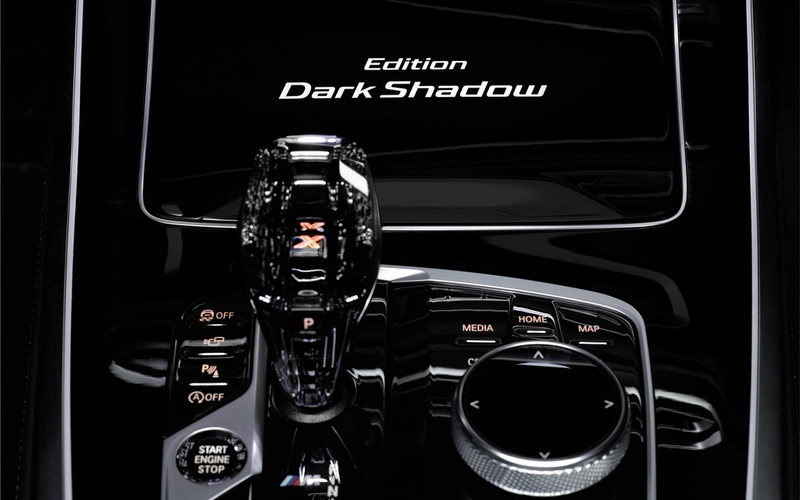 BMW X7 Dark Shadow Edition
