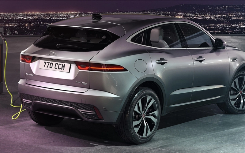 Jaguar E-Pace P300e
