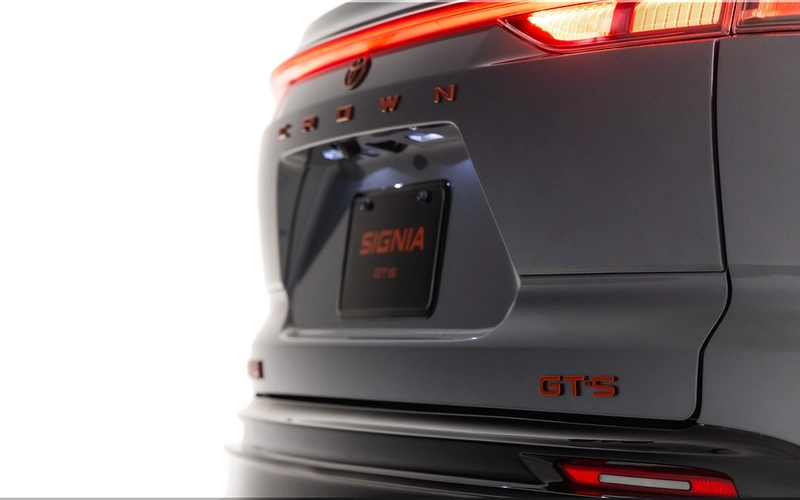 Toyota Crown Signia GT-S