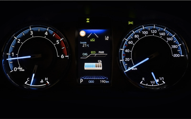 Toyota HiLux Hybrid 48V