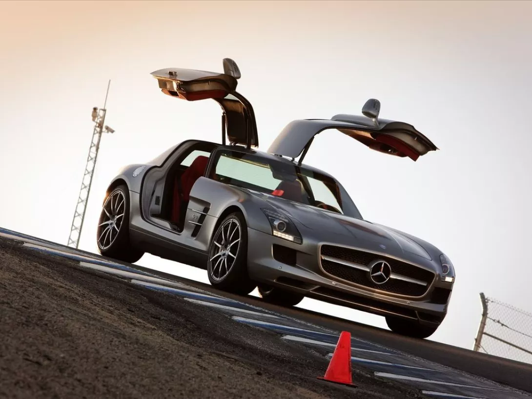 Mercedes-Benz SLS AMG Gullwing