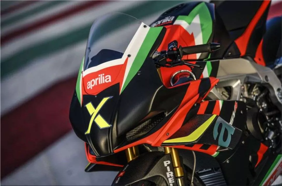 Aprilia RSV4 X