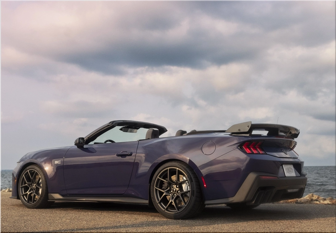 Ford Mustang Dark Horse SC Convertible