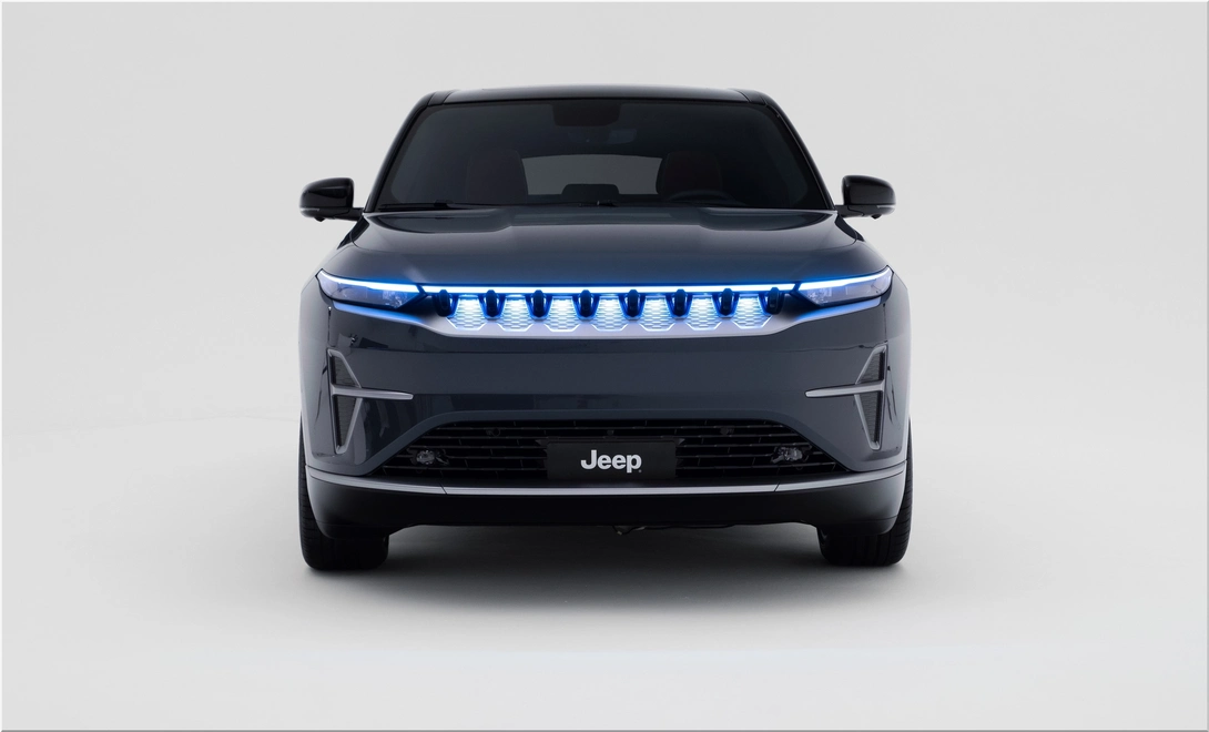 Jeep Accelerates Electrification: New Wagoneer S and Compass Debut in Brussels